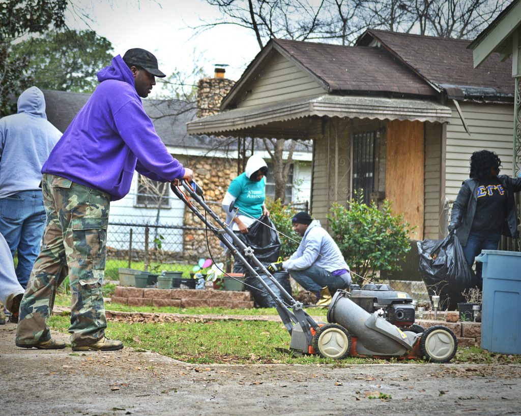 edit DSC 0635 Community Clean Up Benefits Elders of Titusville
