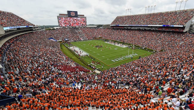 The ultimate Iron Bowl experience in Bham: Where to watch + what to eat at your “homegate”