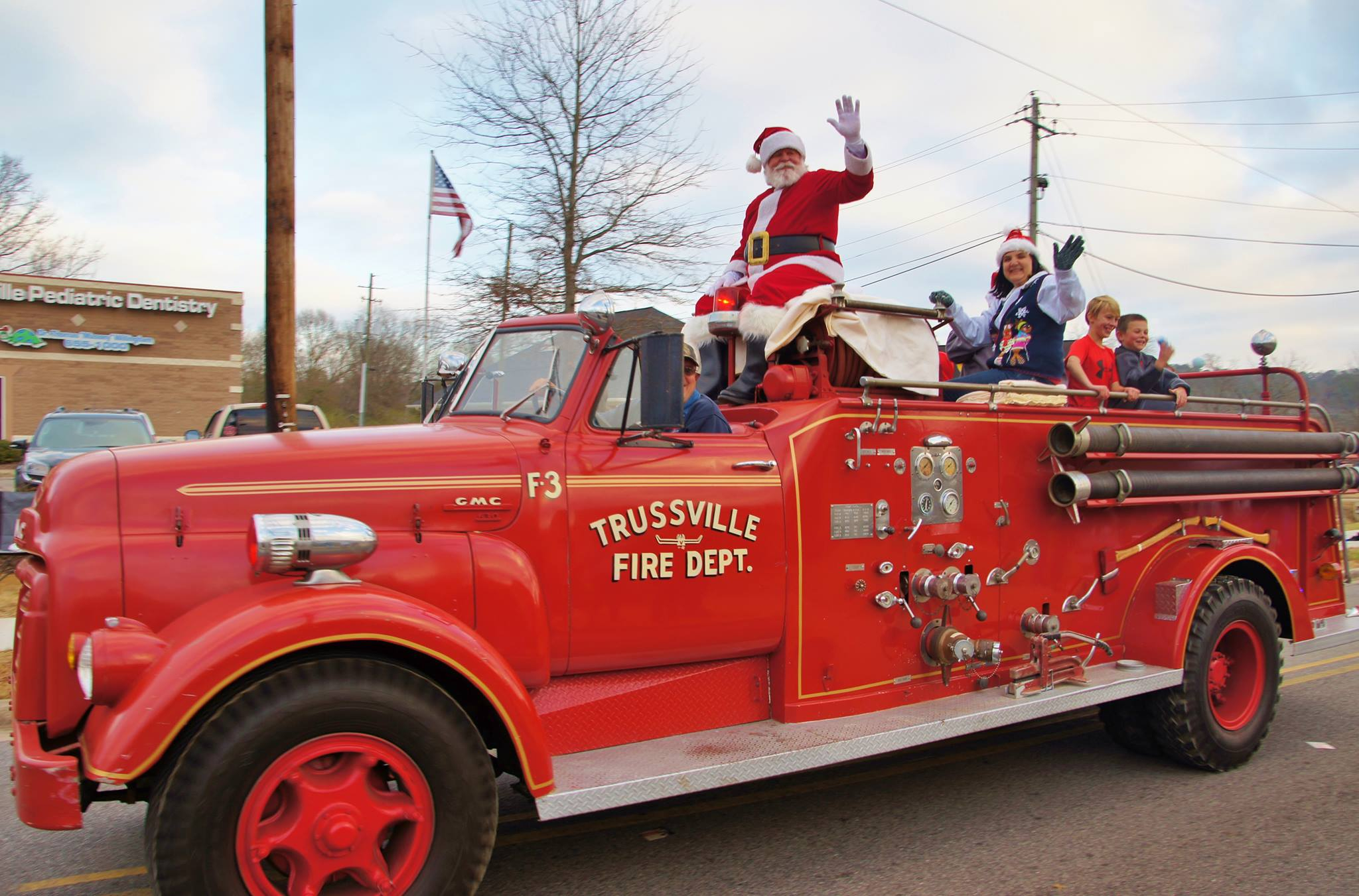 trussville Birmingham holiday parades to get you in the holly jolly spirit