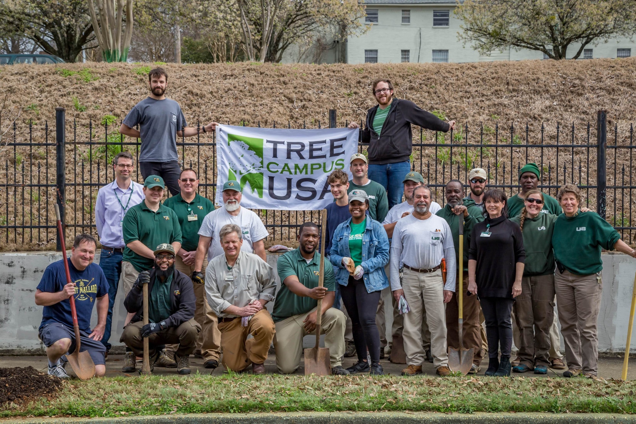 arbor 2326 UAB is planting an environmentally conscious future. Learn how the campus’s more than 4,000 trees are improving Birmingham