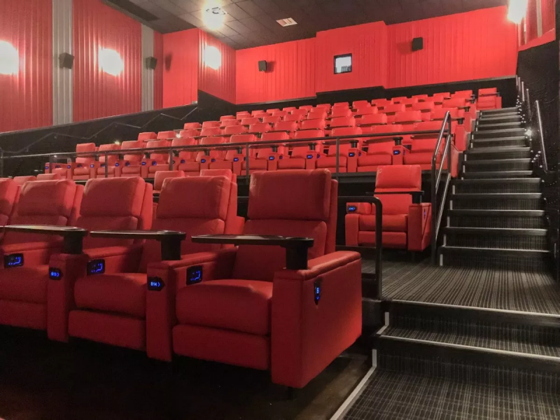 Cinema Seats ‘Largest screen in the south’ at Premiere Lux Cinema on Lakeshore Parkway. Opening this summer.