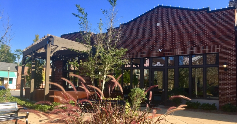 Sol Y Luna, Lane Parke