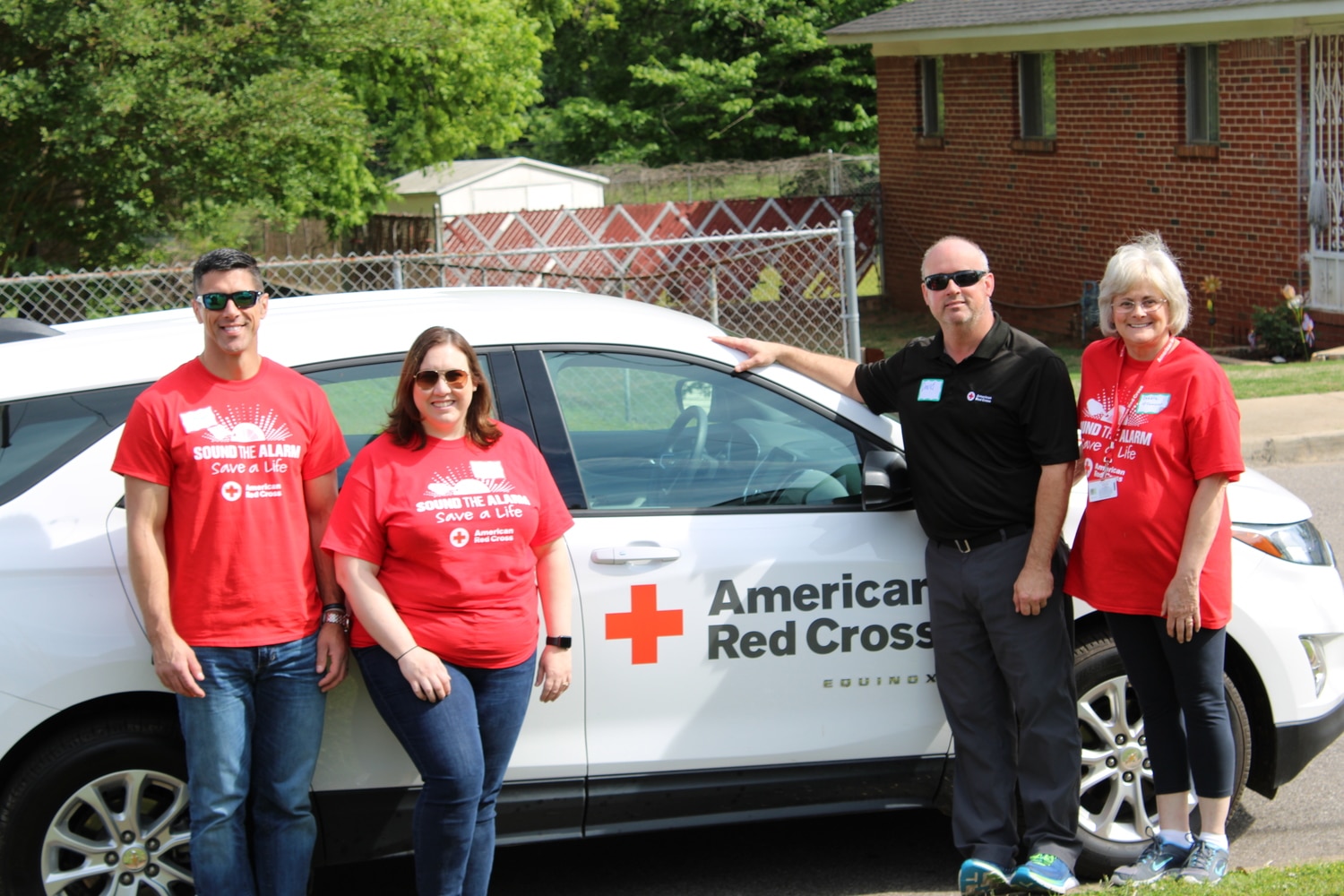 ARC 8 Red Cross awards Jeff Stone alongside Brasfield & Gorrie for their volunteer efforts in Birmingham and beyond
