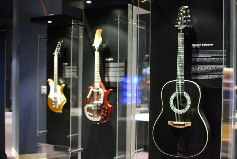 Birmingham, McWane Science Center, National GUITAR Museum, Guitar: The Instrument That Rocked The World