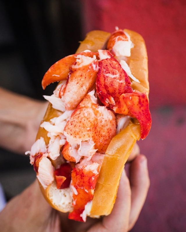lobster Maine roll Cousins Maine Lobster—Shark Tank success—is bringing its food truck to Avondale THIS Sunday, Jan.19!
