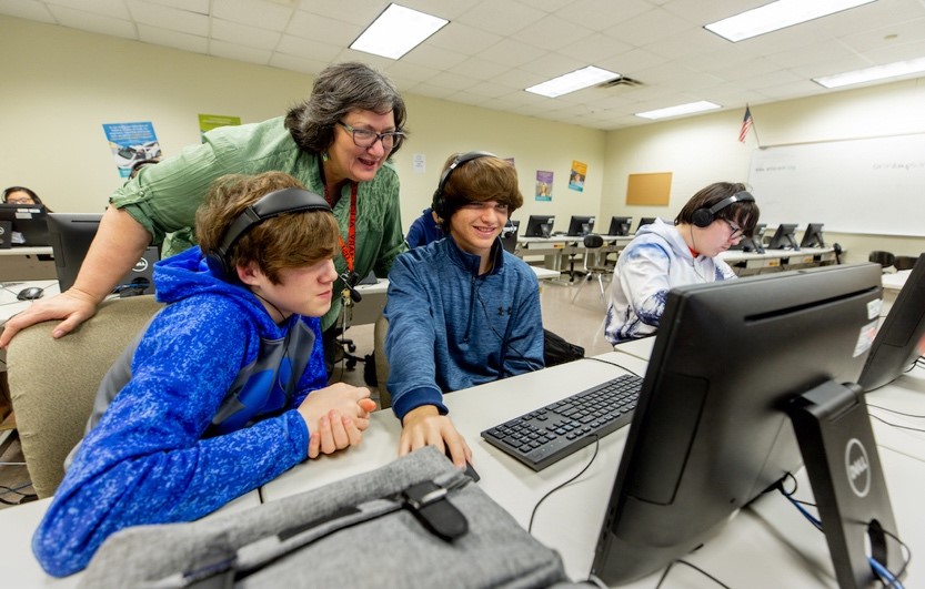 Birmingham-area programmers, find out how to give back through the Microsoft TEALS Program 6 mentoring Birmingham-area programmers, find out how to give back through the Microsoft TEALS Program
