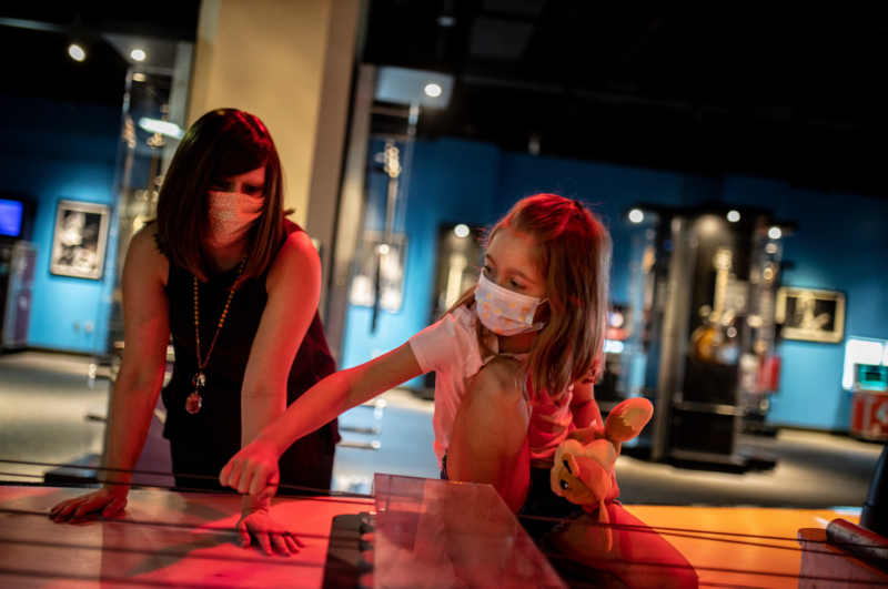 Birmingham, McWane Science Center, guitars, guitar exhibits