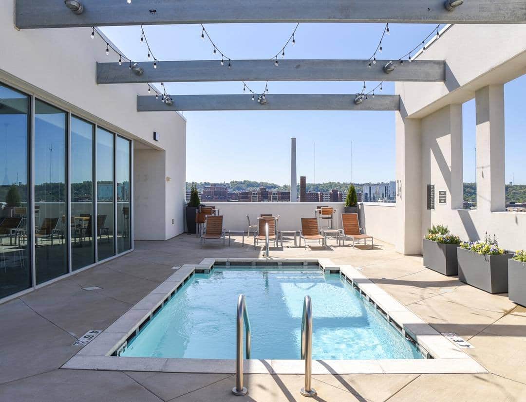 Roof top pool Sweet views, great food + more—5 perks of living at The Pizitz in Downtown Birmingham