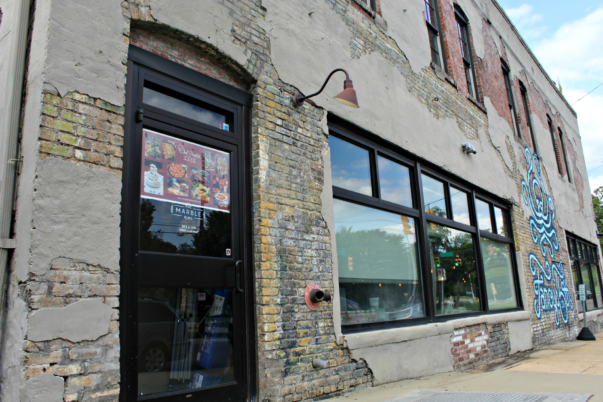 chef peoples cafe Chef Peoples Cafe coming to the old site of Avondale's Hot Diggity Dogs