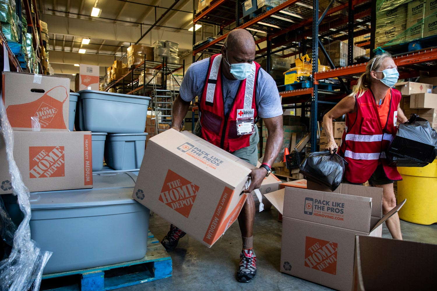 How to build your own Red Cross Emergency Preparedness Kit 3 hur response 12799 286 How to build your own Red Cross Emergency Preparedness Kit