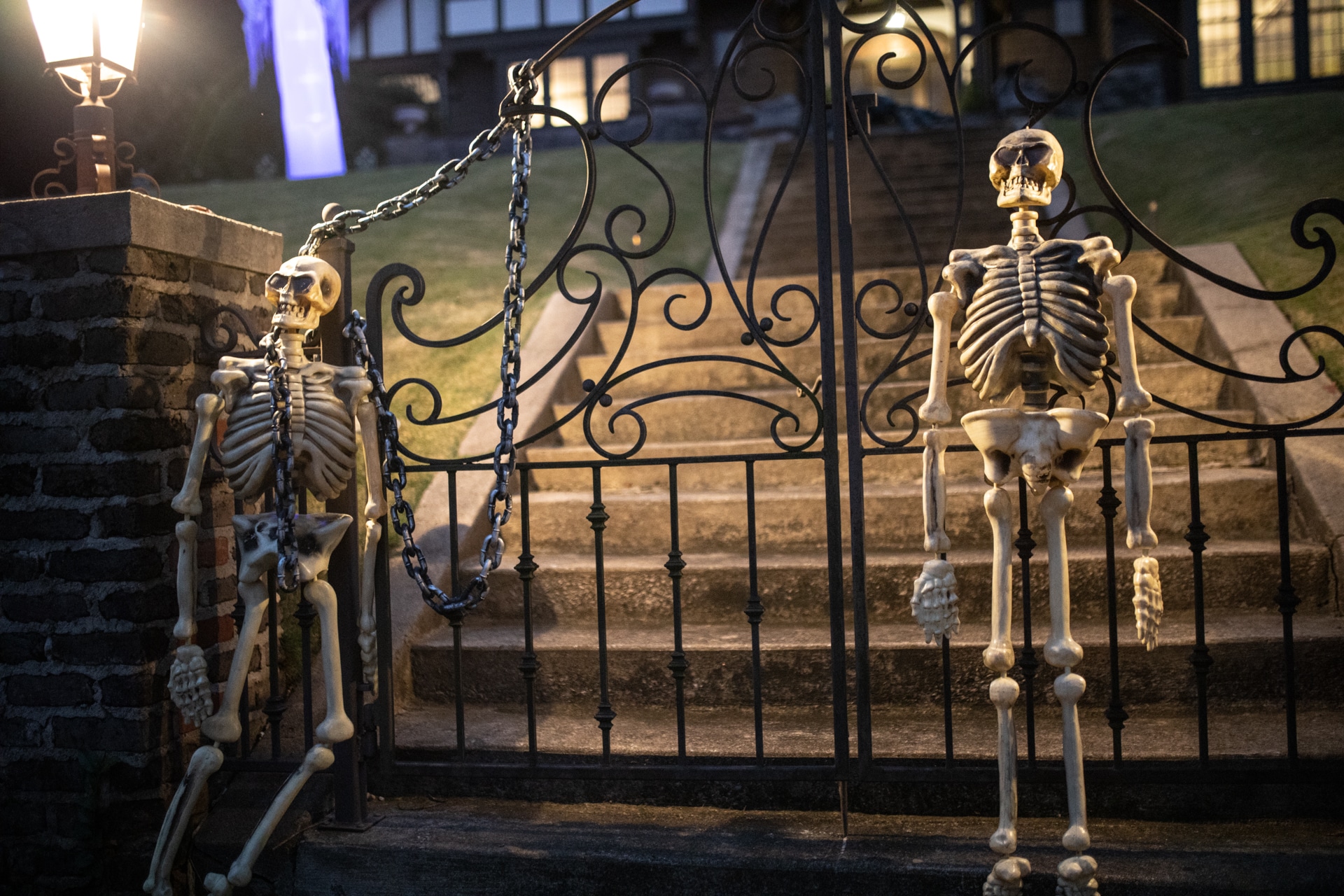 5 Places You Can Find Spooky Halloween House Decorations In Bham And ...