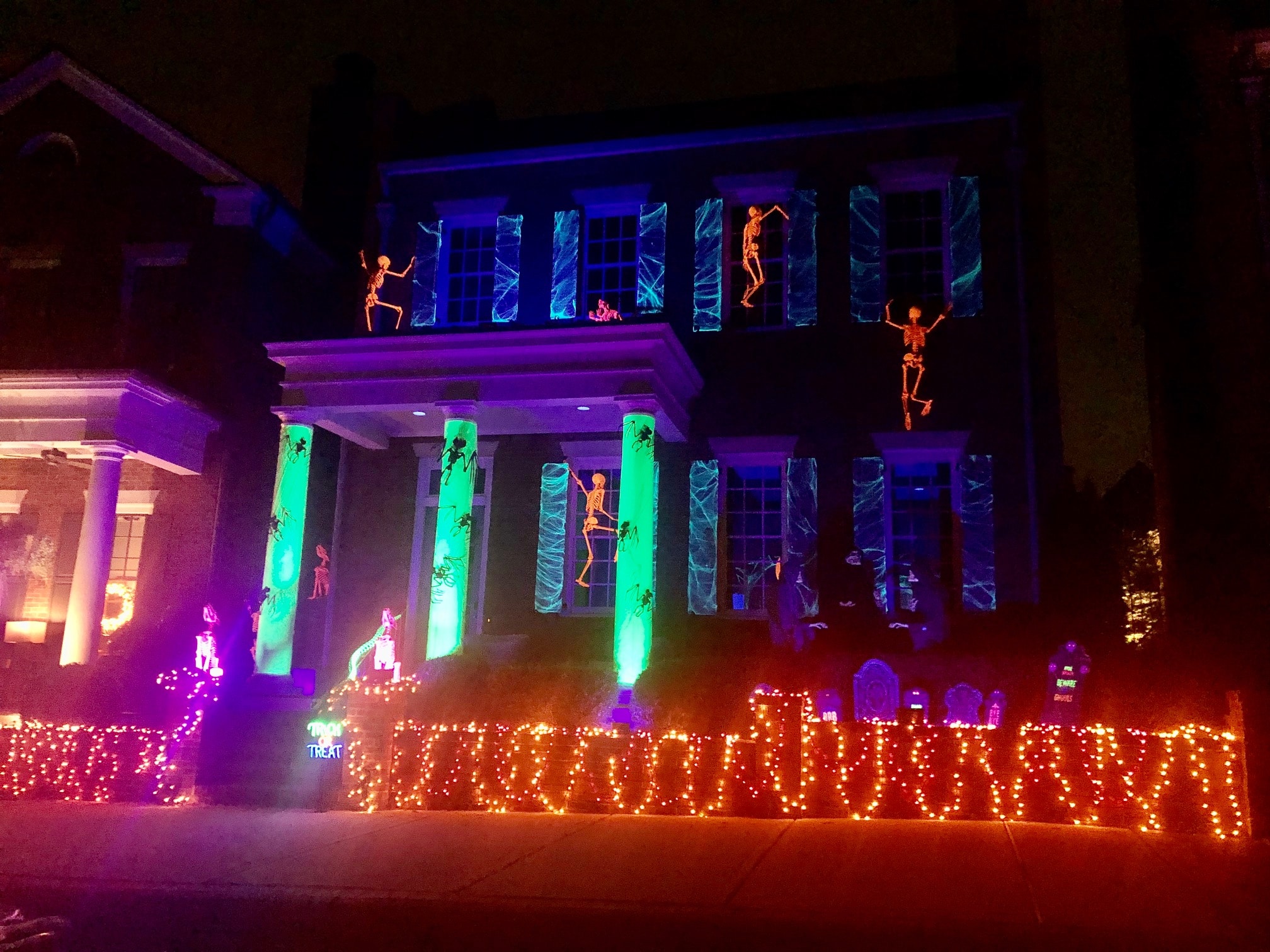 5 places you can find spooky Halloween house decorations in Bham and