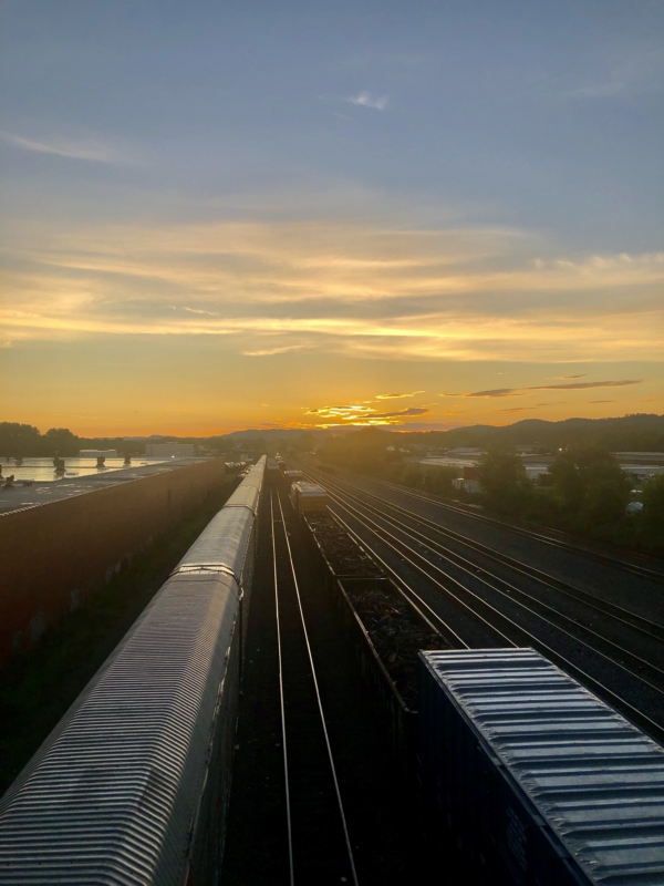 Here comes the sun. Jaw dropping places to watch sunrises in Birmingham. 4 Railroad sunrise Here comes the sun. Jaw dropping places to watch sunrises in Birmingham.