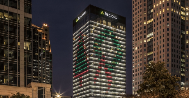 A Birmingham tradition. Regions Bank holiday lights are back! (Photos)
