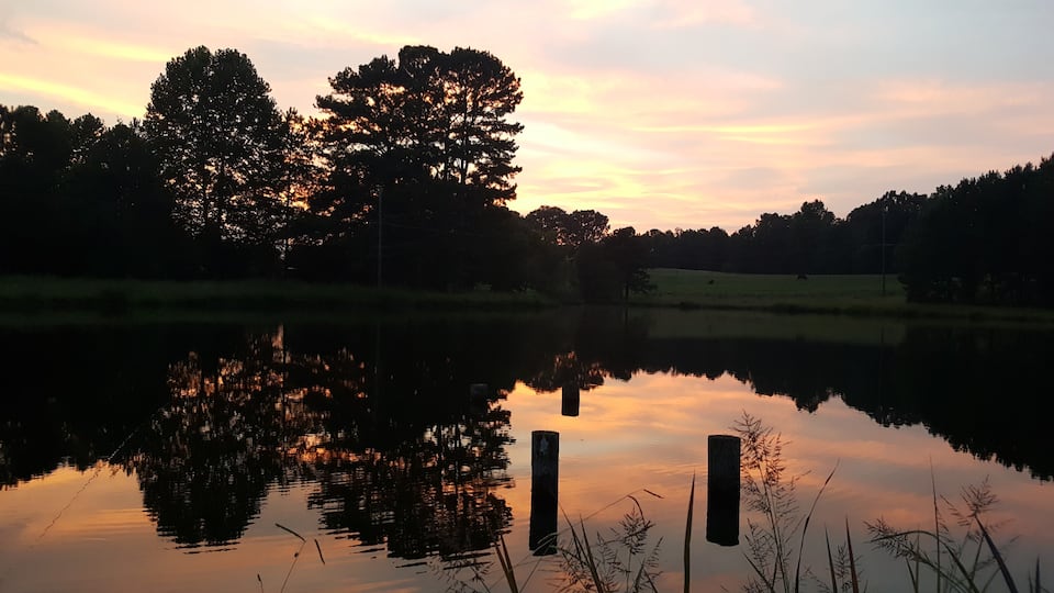 8 off-the-grid Birmingham getaways within 4 hours of Birmingham starting at $89 a night 7 Sunset over pond - Birmingham getaways