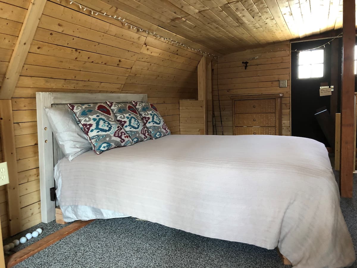 The Barn - loft bed