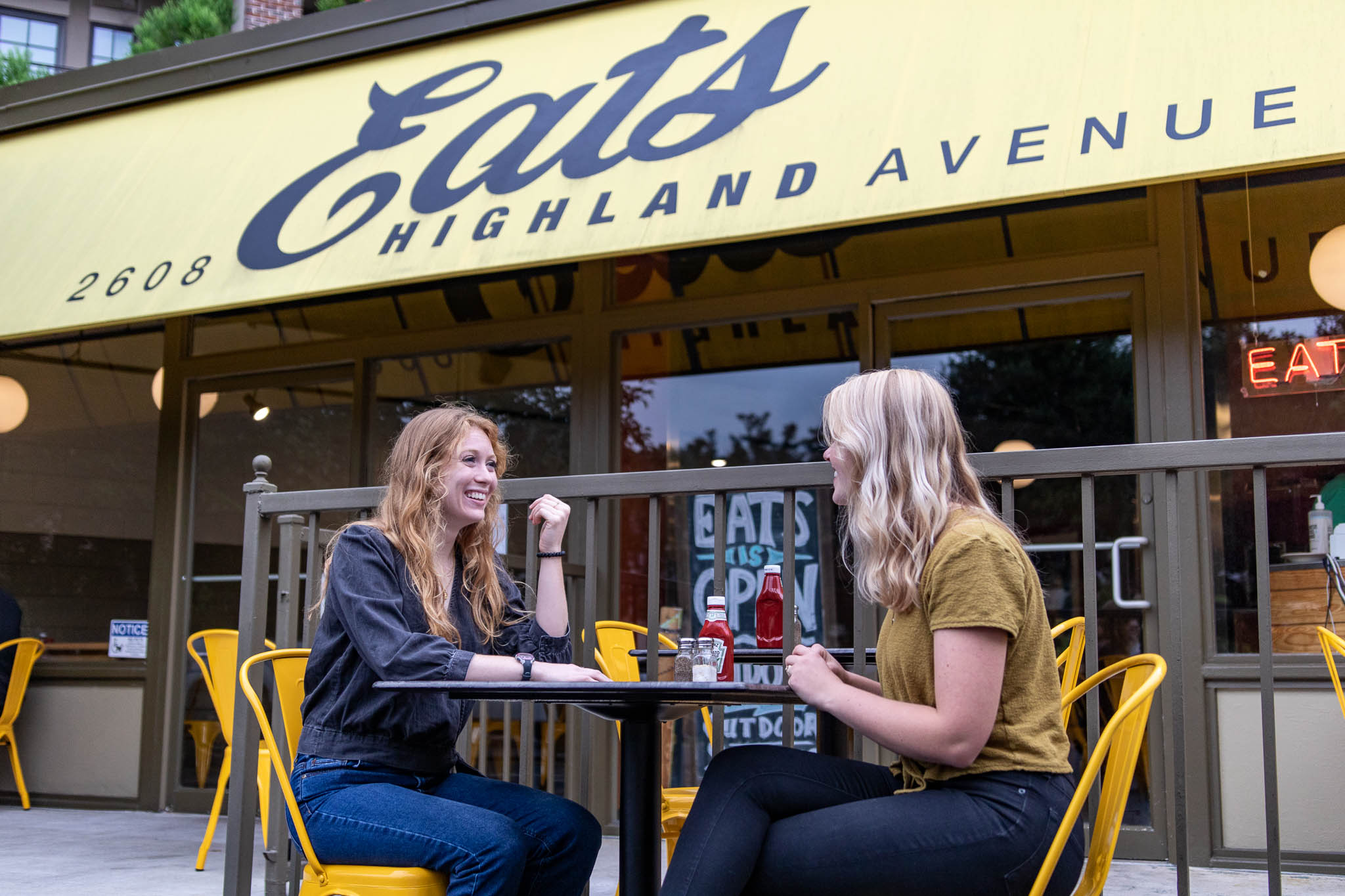 5 ways to explore Highland Park + WIN a $250 gift card to Freddy’s Wine Bar 2 eats highland towers