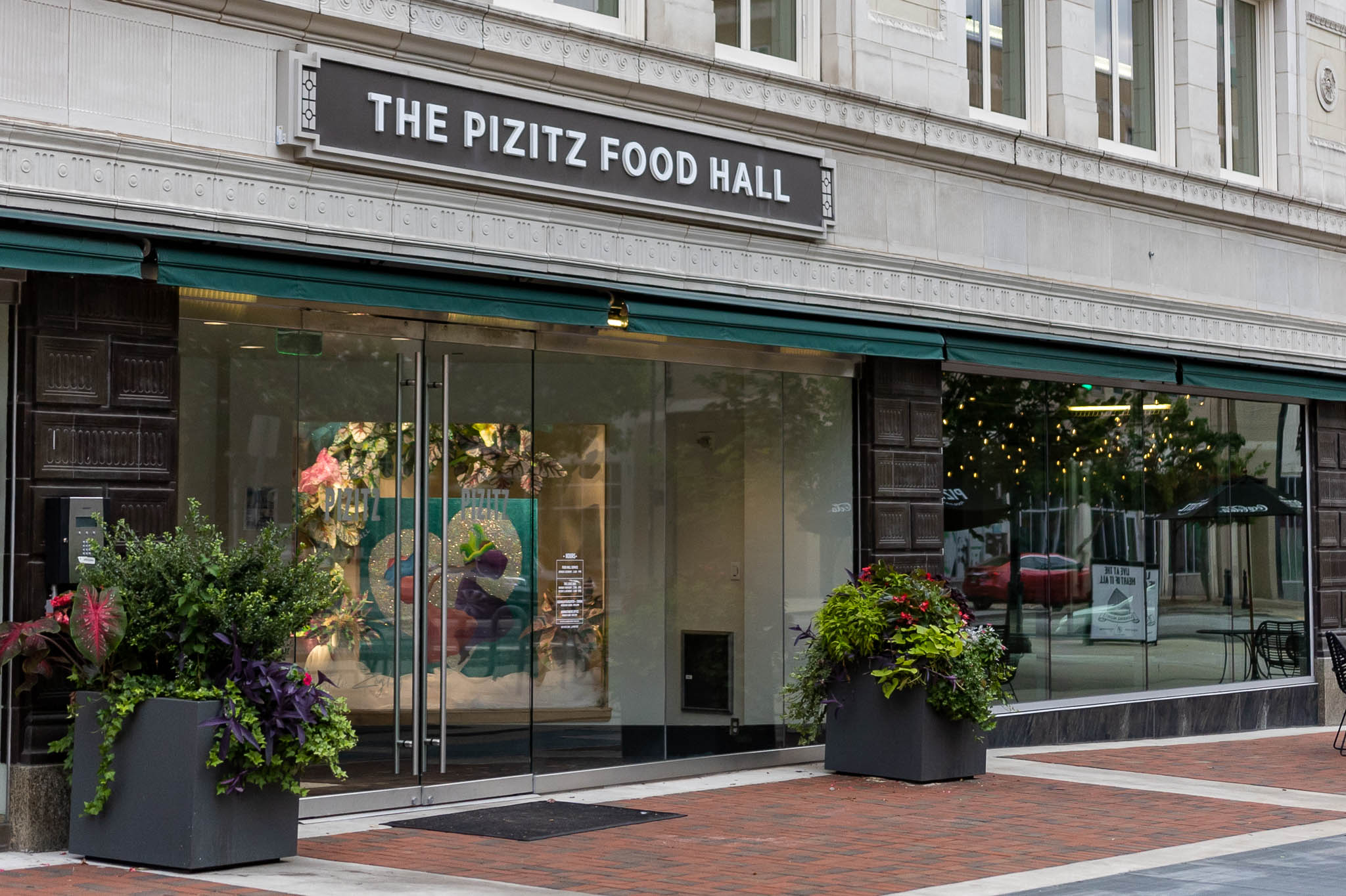 5 things we love at The Pizitz Food Hall, from crispy chicken wings to happy hour and free yoga 5 things we love at The Pizitz Food Hall, from crispy chicken wings to happy hour and free yoga