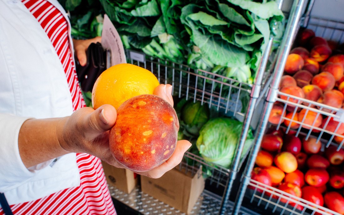 The grocery store on wheels is making its way to 4 new Bham communities 4 produce display at healthsmart