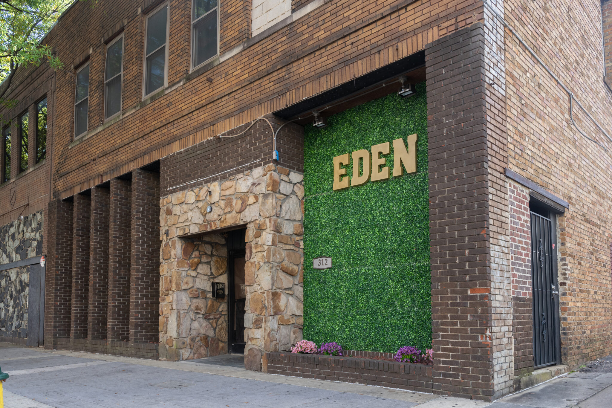 EDEN Lounge