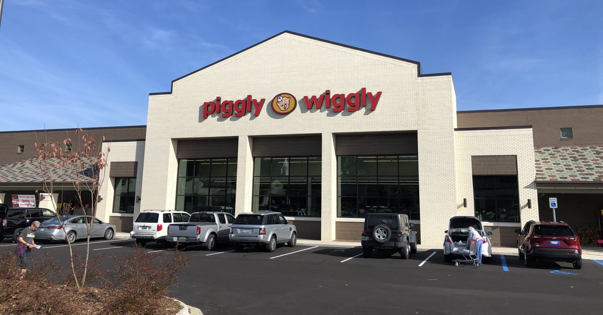 New Pig alert! Take a look inside the newly renovated Piggly Wiggly Bluff Park