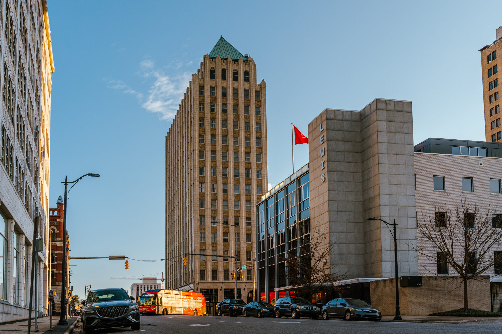 An inside look at The Kelly, a brand new hotel in downtown Birmingham ...