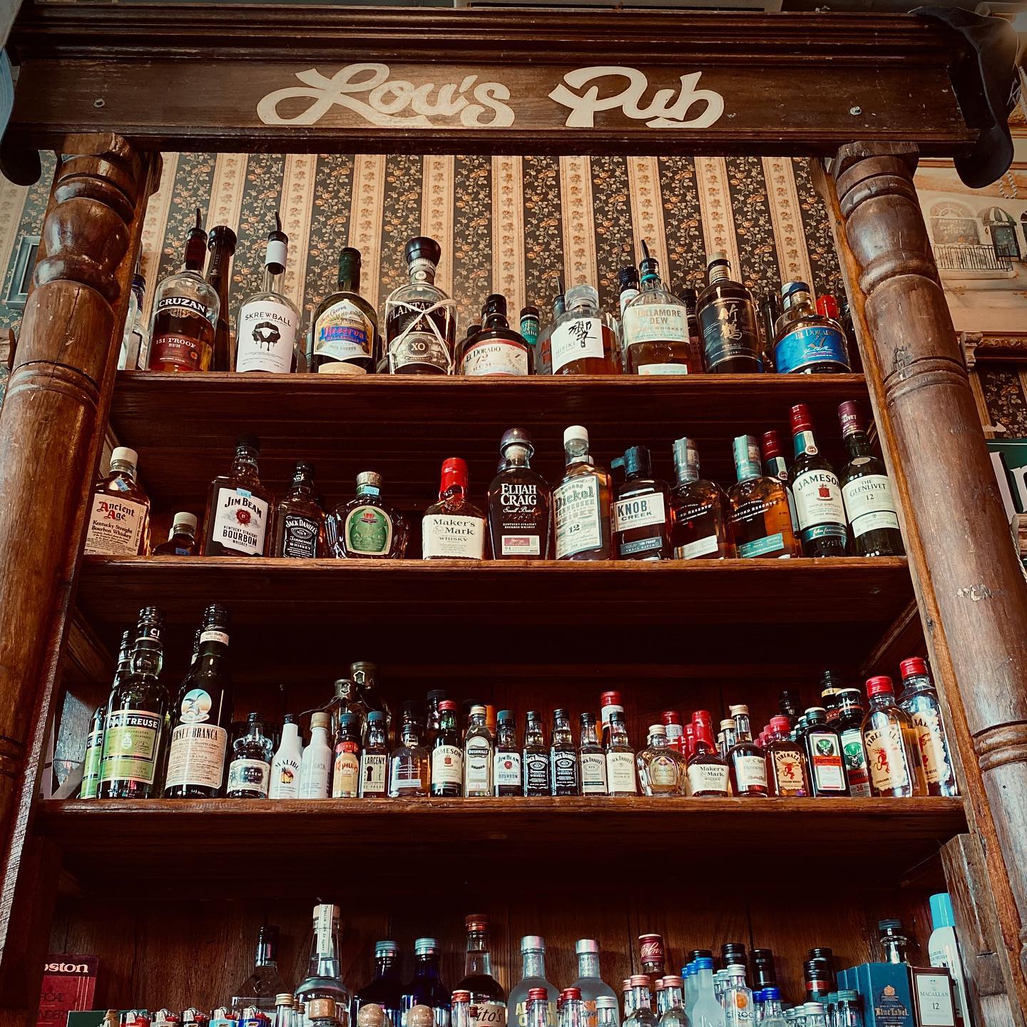 Lou's Pub - where locals eat in Birmingham