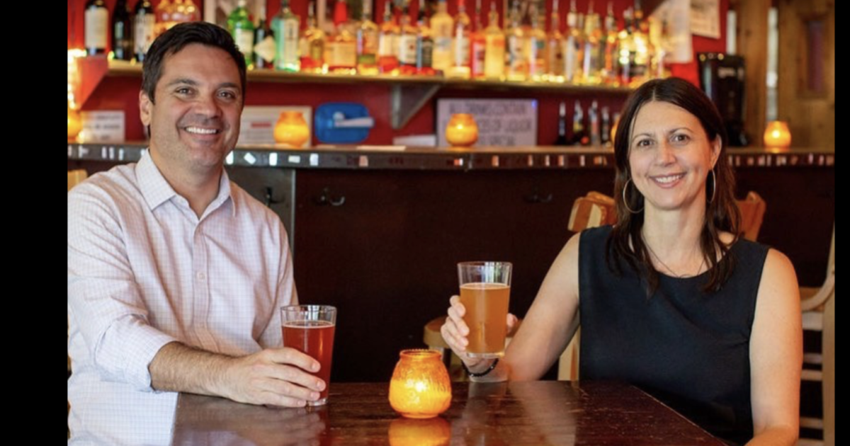 Friends of Rojo rally to support staff during temporary closure from water line break