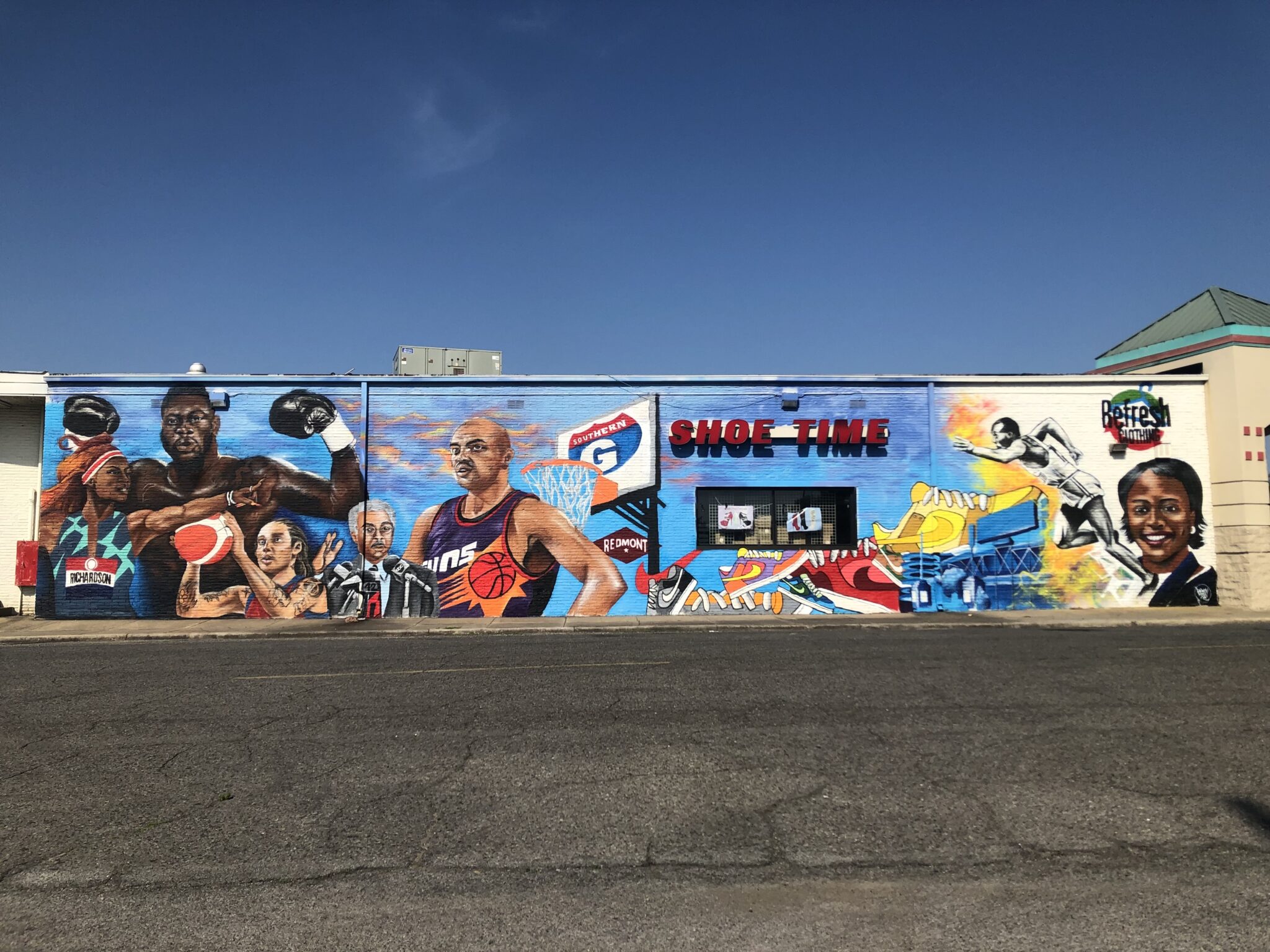 New mural in Birmingham honors Alabama athletes + leaders, including Charles Barkley New mural in Birmingham honors Alabama athletes + leaders, including Charles Barkley