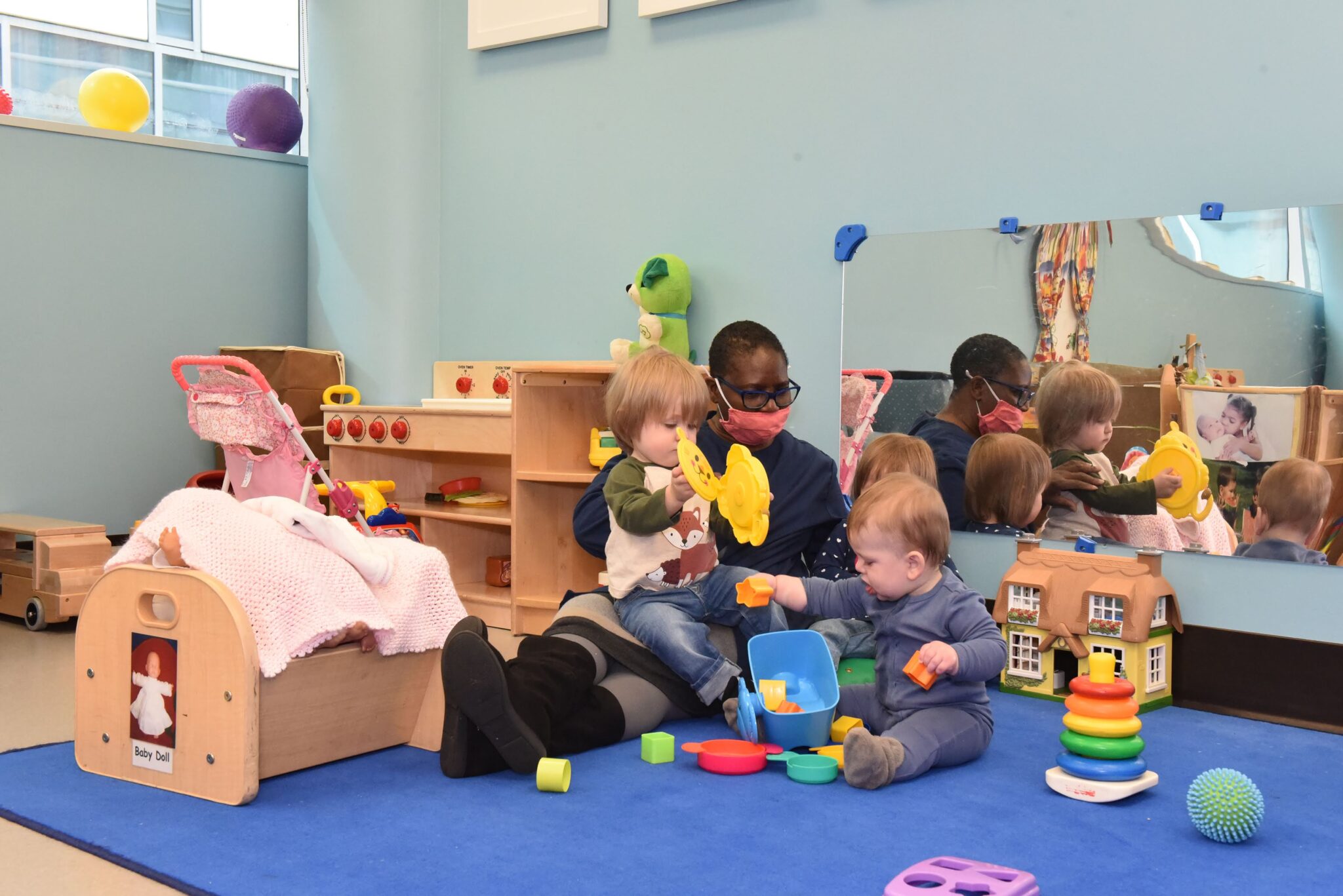 From tuition reimbursement to onsite childcare, these nurses share what they love about their jobs 2 Near & Dear