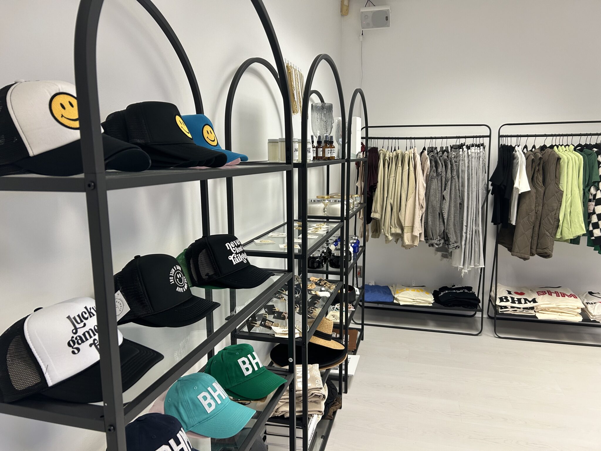 NOW OPEN: Flow clothing boutique in Uptown NOW OPEN: Flow clothing boutique in Uptown