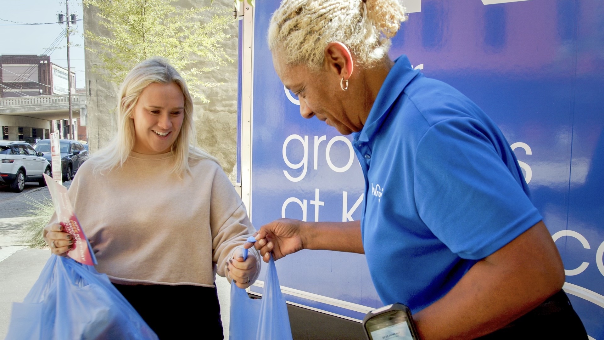5 reasons we love using Birmingham’s NEW Kroger Delivery—quick delivery, friendly faces + more