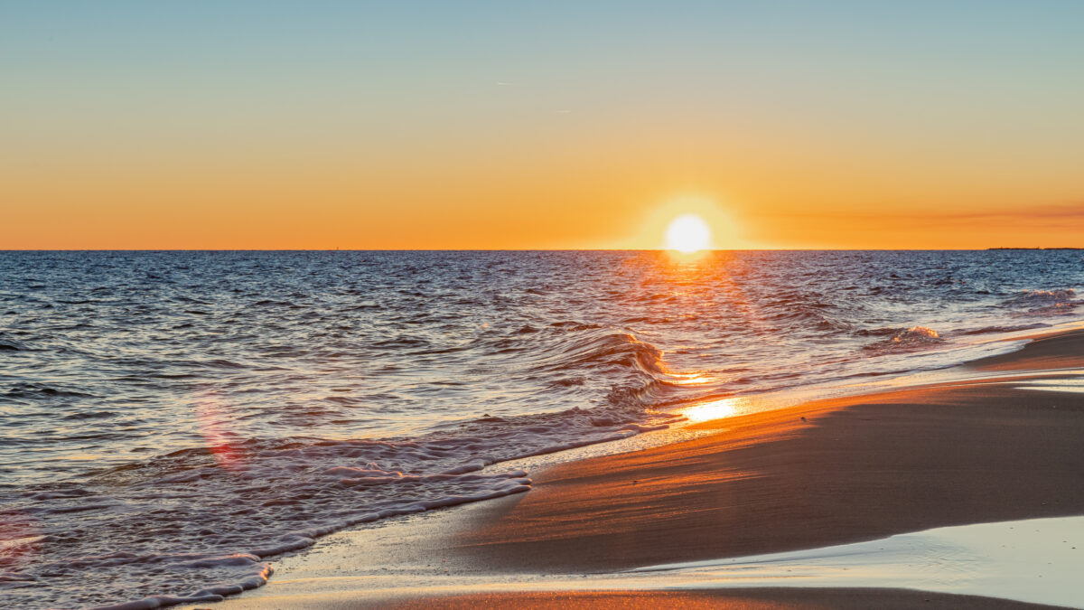 9 of the best places to eat + views in Gulf Shores + Orange Beach—book your spring break today 9 of the best places to eat + views in Gulf Shores + Orange Beach—book your spring break today