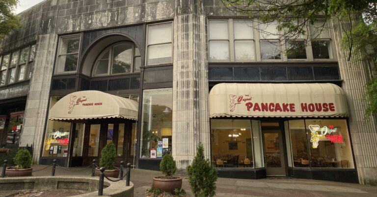 Chez Fonfon, Rojo, Original Pancake House, earn 95+ food service scores in March Chez Fonfon, Rojo, Original Pancake House, earn 95+ food service scores in March