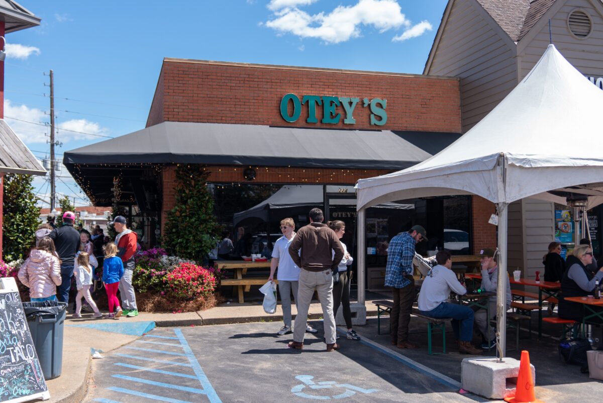 Otey’s Tavern brings the Masters to life with sod and azaleas—April 8 Otey’s Tavern brings the Masters to life with sod and azaleas—April 8