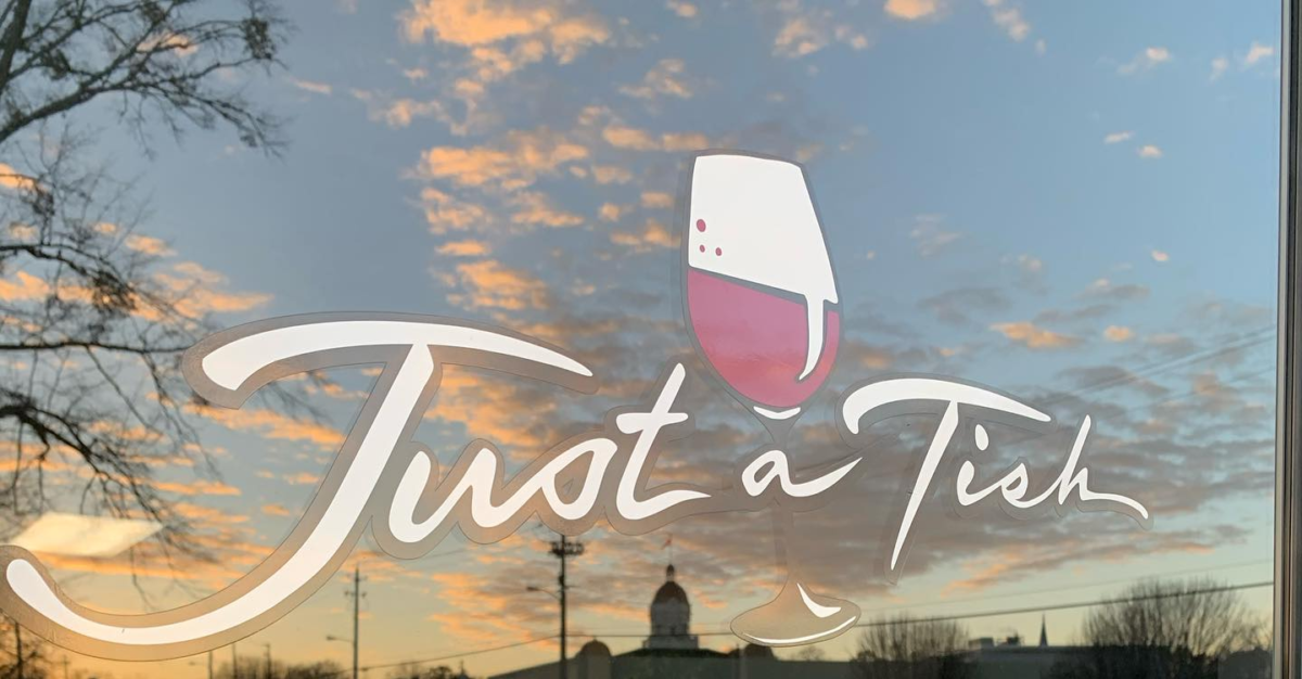 New spot to grab drinks opens on Columbiana Main Street New spot to grab drinks opens on Columbiana Main Street