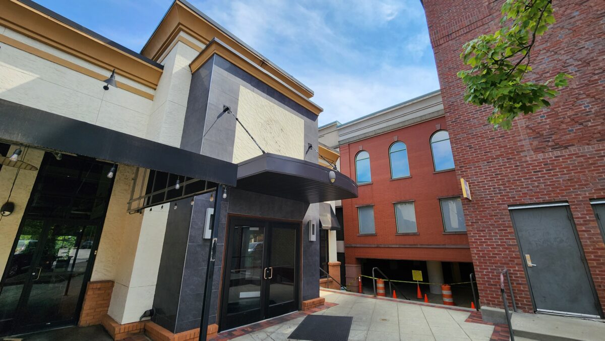 CLOSED: Hickory Tavern in Brookwood Village CLOSED: Hickory Tavern in Brookwood Village