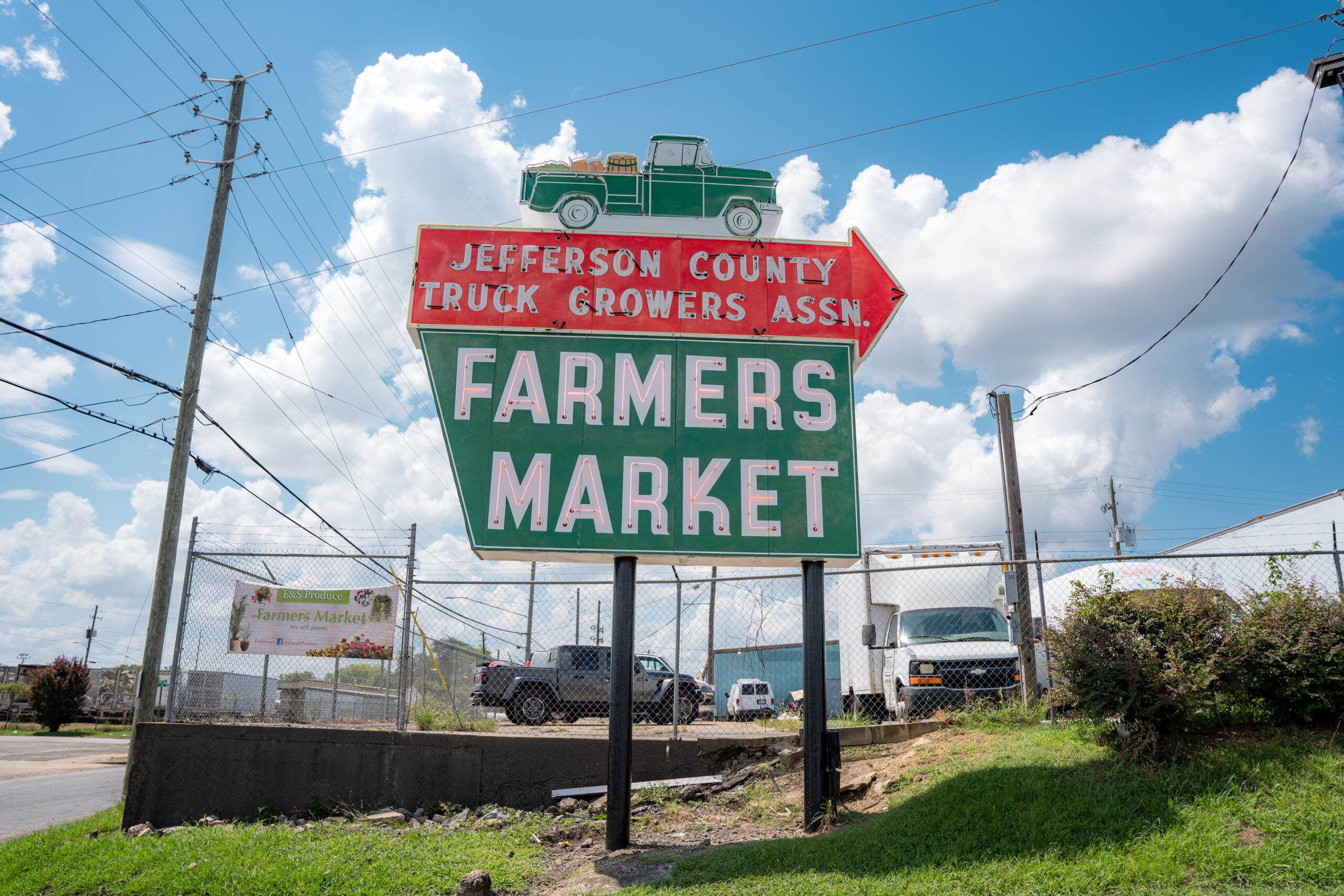 Historic Alabama Farmers Market sign restored by Magic City Signs [PHOTOS]