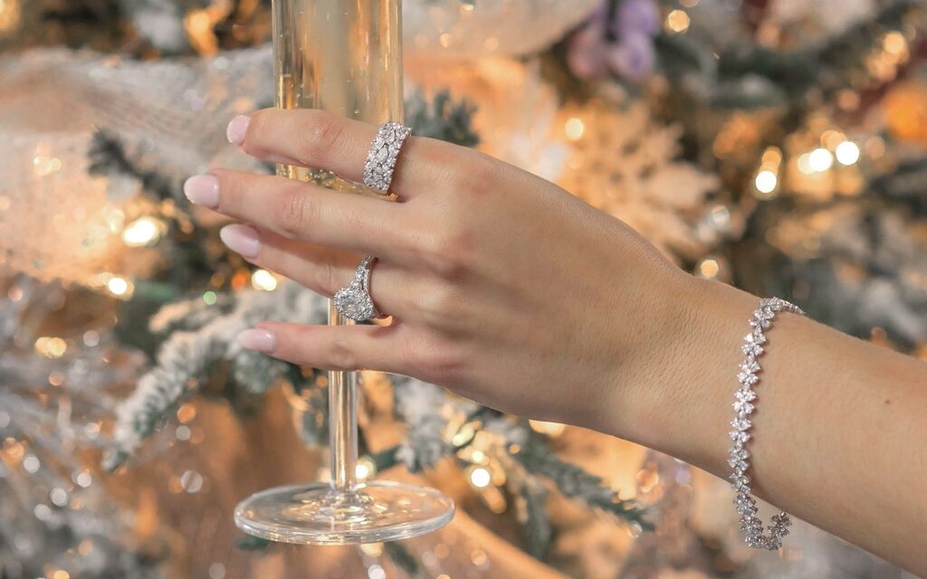 Diamonds, cocktails + holiday deals—get them all Nov 17-27
