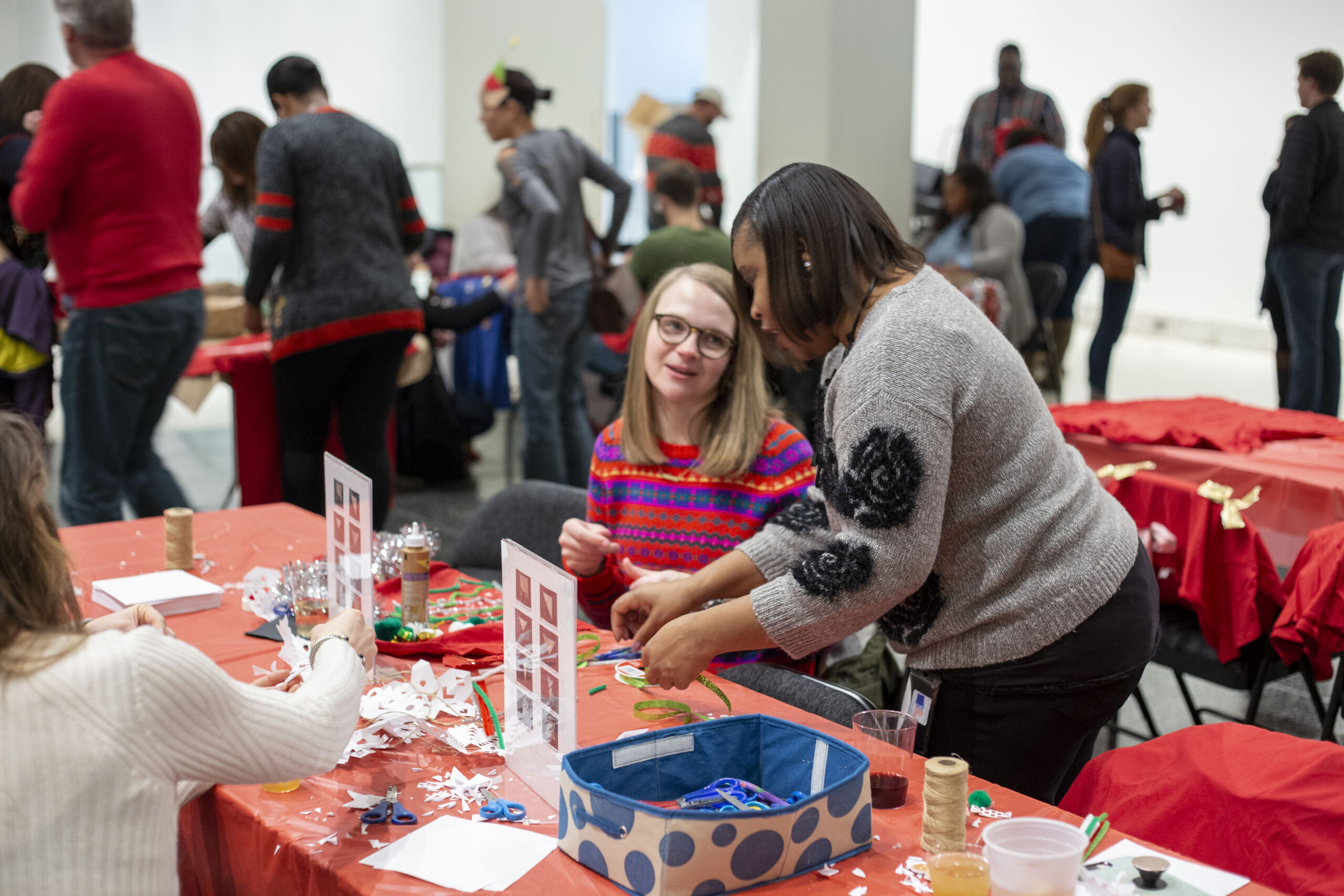Release your inner Grinch at Art After 5 on Dec. 1—green cocktails, dancing + more Release your inner Grinch at Art After 5 on Dec. 1—green cocktails, dancing + more
