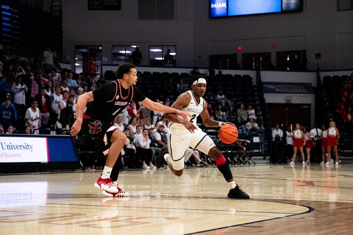 Samford men’s basketball maintains longest win streak in the country