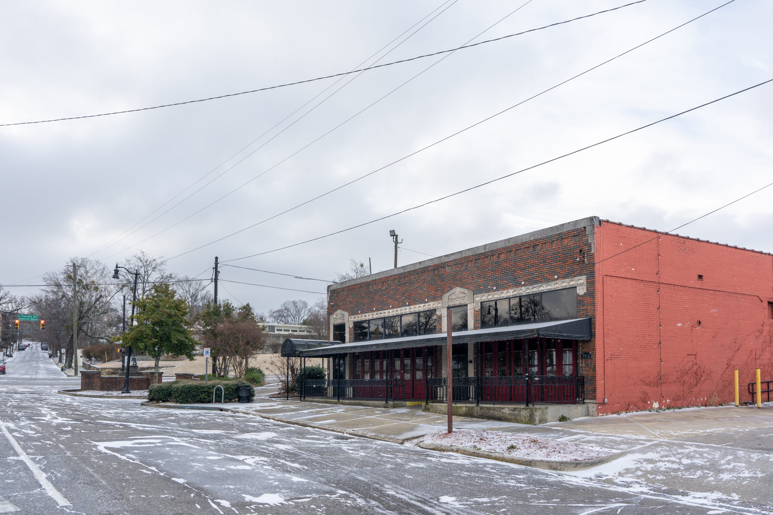 Lakeview’s Five restaurant vacated, available for lease
