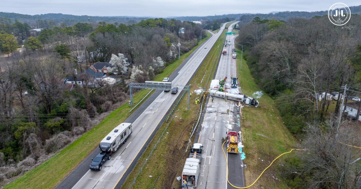 Group urges caution near Village Creek after Birmingham I-59 fuel spill Group urges caution near Village Creek after Birmingham I-59 fuel spill