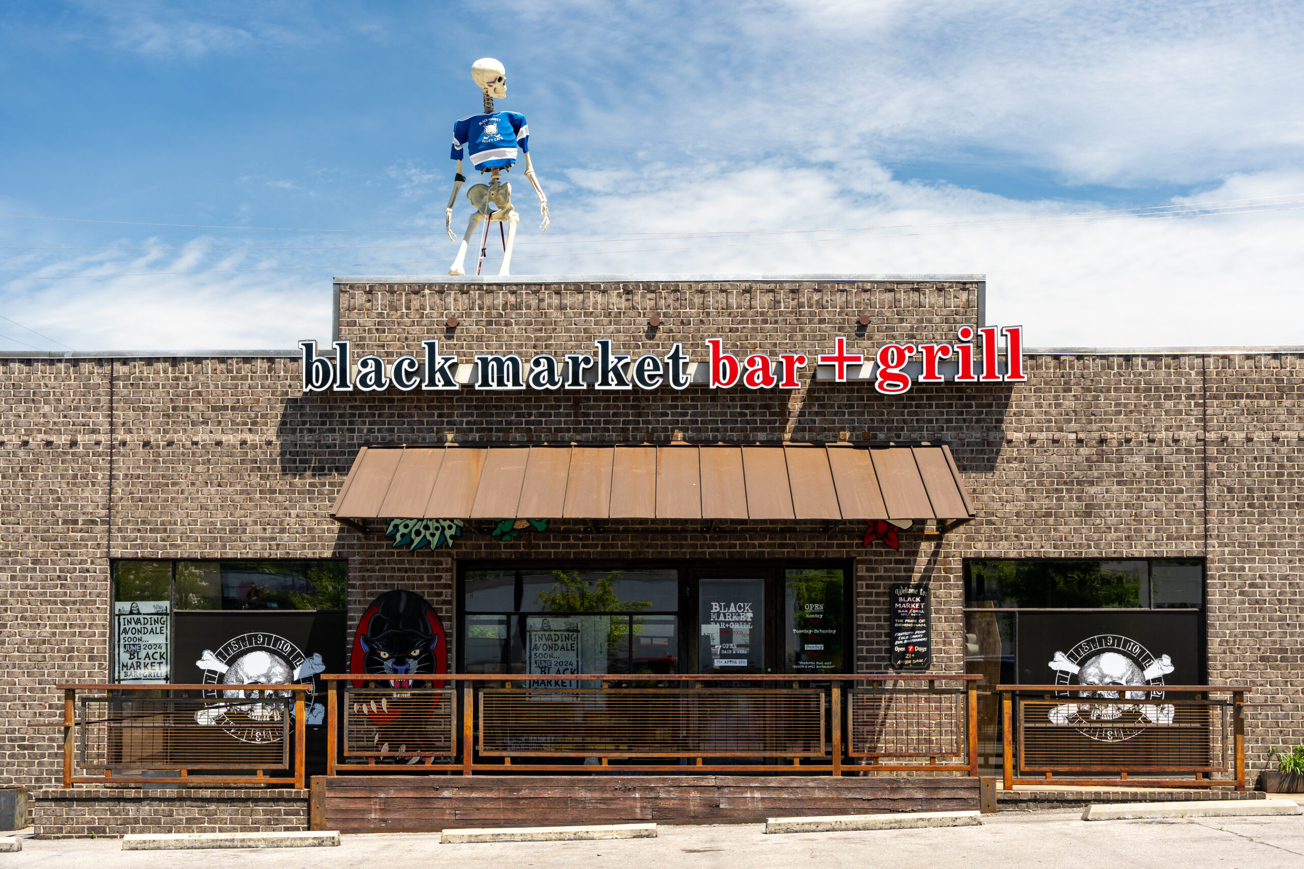 Black Market Bar & Grill in Avondale