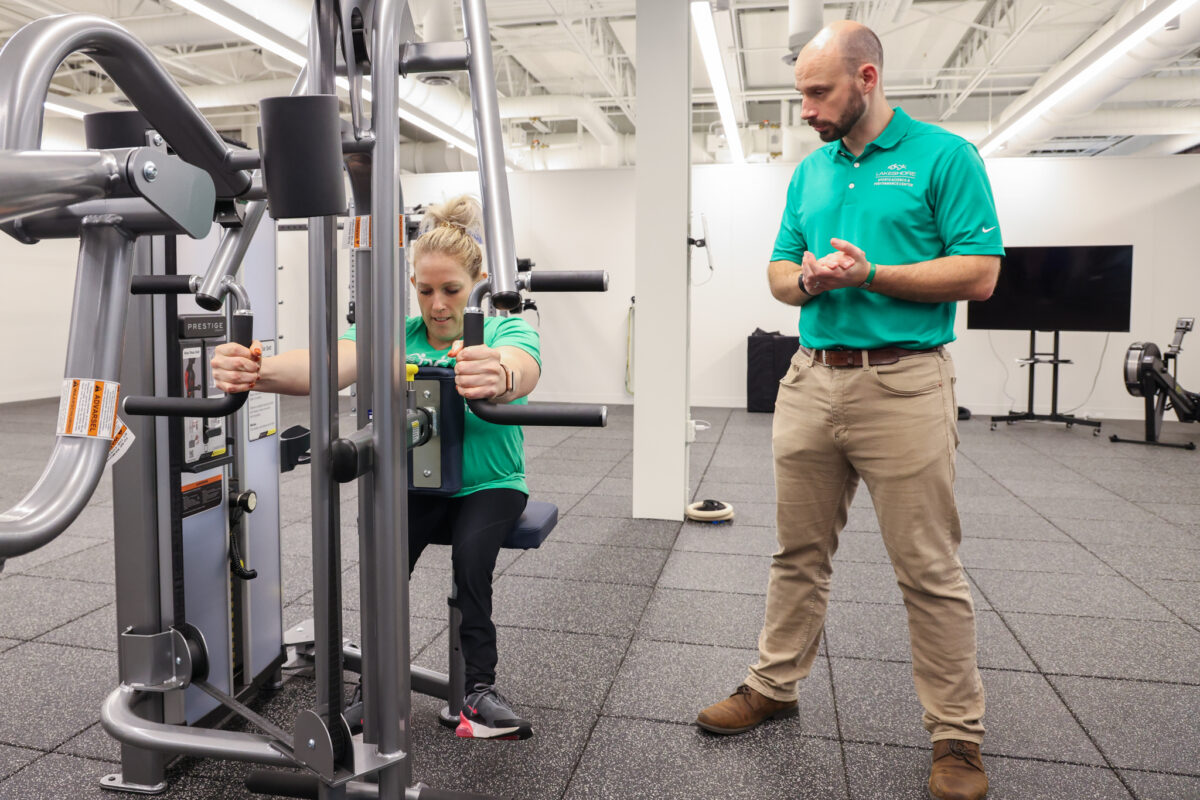 Get your mind right with these 5 lessons from a top sports psychologist at Lakeshore 3 Athlete and trainer at Lakeshore Foundation