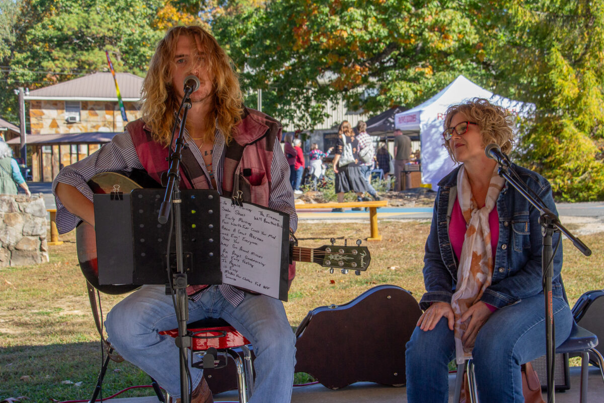 Your beautiful fall mountaintop getaway in North AL—a Fall Festival