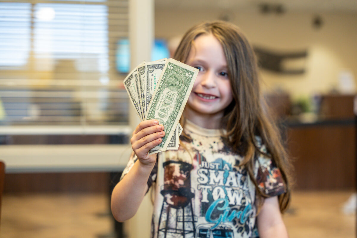 Your kids can learn new financial skills + earn money for good grades with this program Your kids can learn new financial skills + earn money for good grades with this program