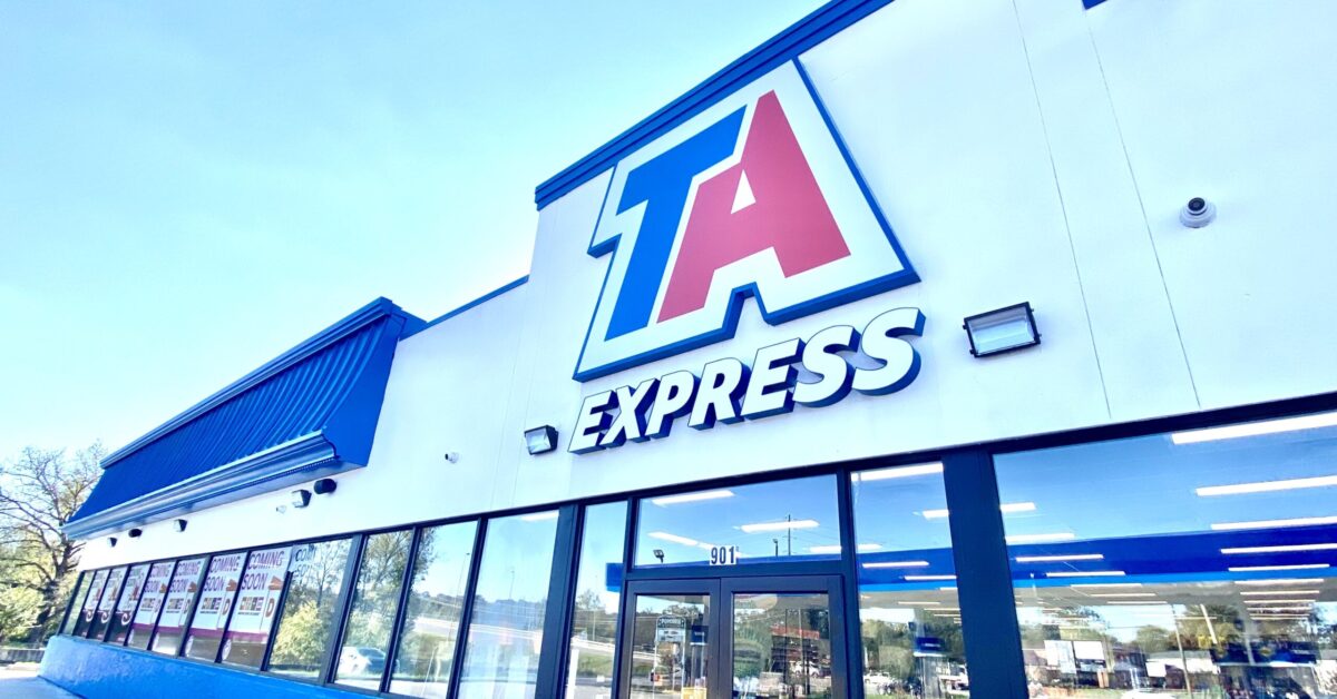 New full-service travel center opens near Finley Blvd. and I-59 New full-service travel center opens near Finley Blvd. and I-59