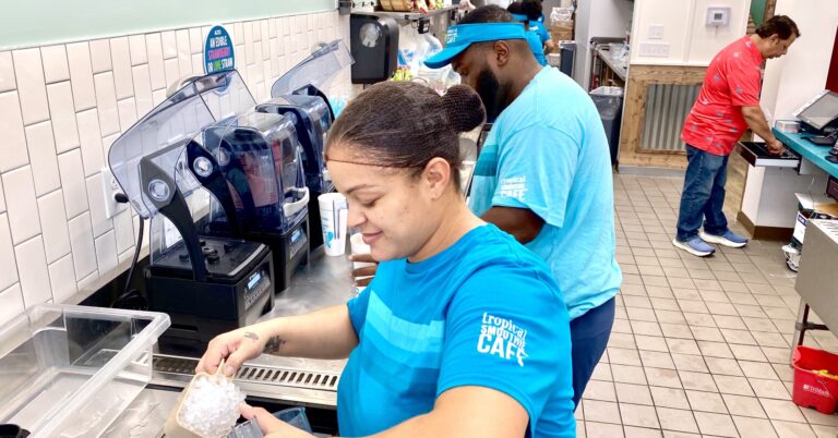 A new smoothie cafe with healthy options opens near UAB A new smoothie cafe with healthy options opens near UAB