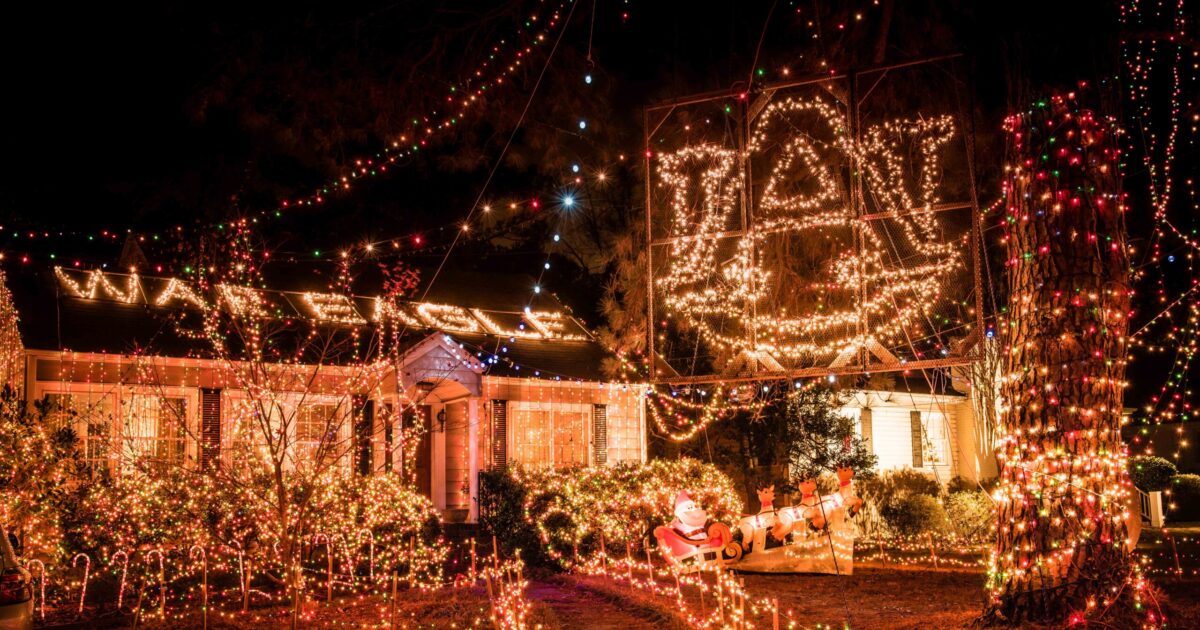 Experience the magic of the Wacky Tacky Light Tour this holiday season Experience the magic of the Wacky Tacky Light Tour this holiday season